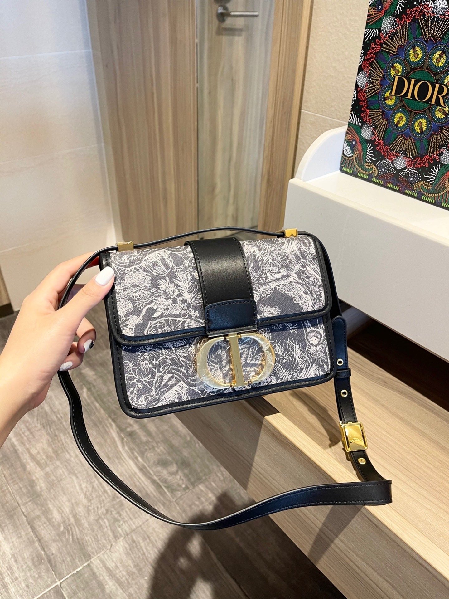 Dior 30 Montaigne Chain Bag