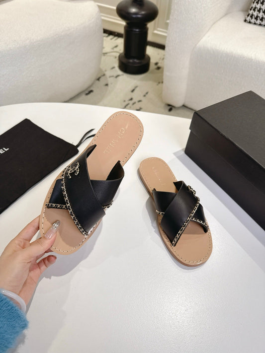 CC Cruise 2025/26 Mules Black Light Beige Calfskin 570316