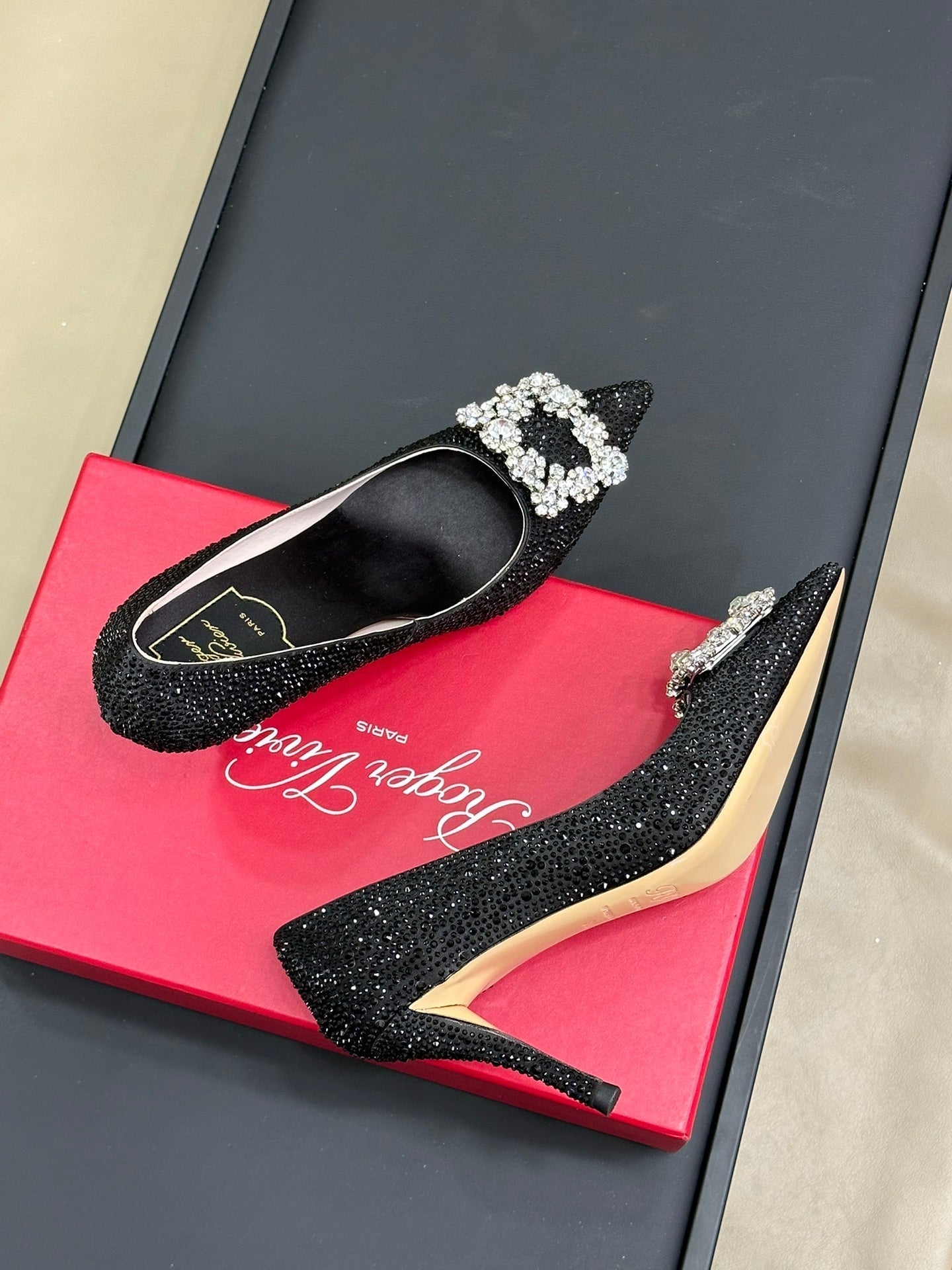 Flower Strass Buckle Pump 85 Crystal Black Leather