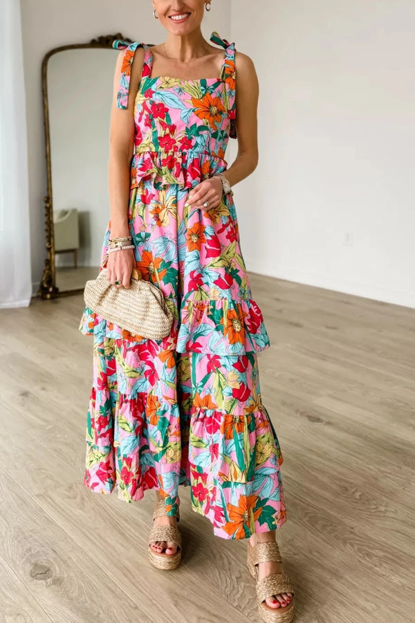 Vestido largo con volantes, tirantes y estampado floral bohemio multicolor