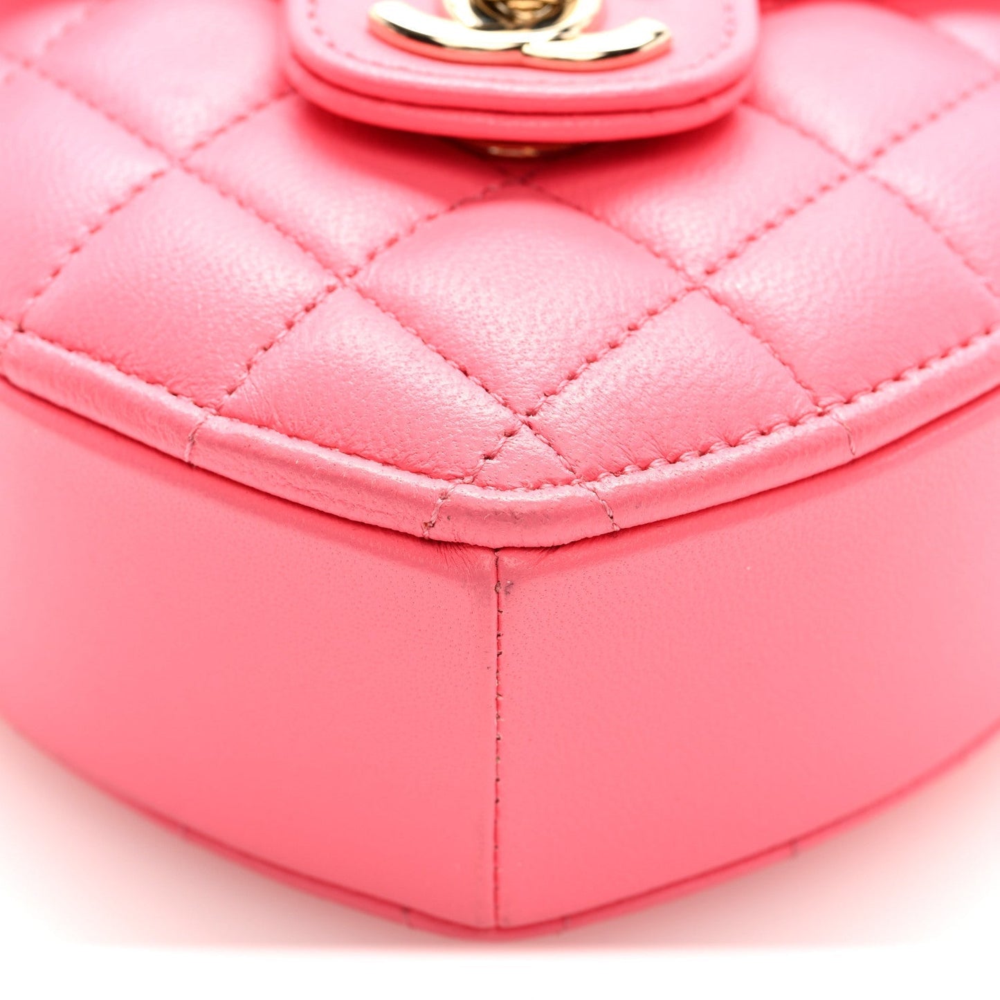 Lambskin Quilted CC In Love Heart Clutch With Chain Pink