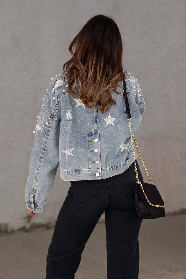 Chaqueta vaquera con detalle de cuentas