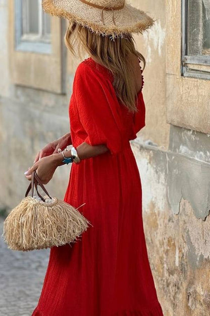 Vestido largo holgado con volantes y cuello en V