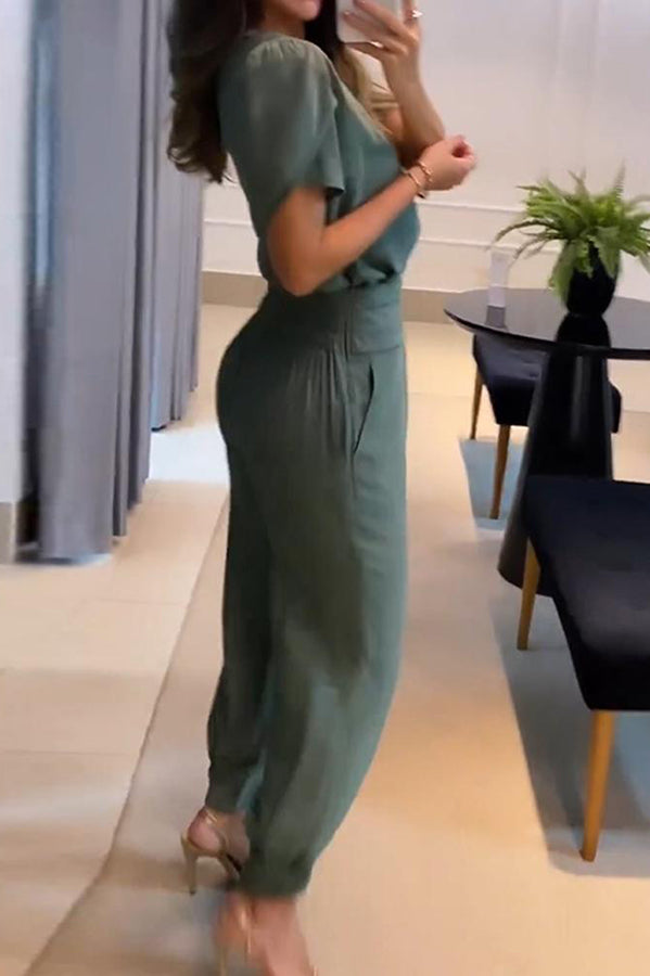 Conjunto de top con mangas abullonadas y pantalón de cintura alta con bolsillos y puños Jemma