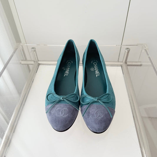 Chanel 25 Ballet Flat Green Mix Gray Suede 566822