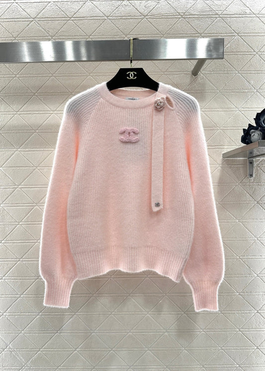 CC 26 Cashmere Sweater With Pearl Wheat Brooch Logo 807115