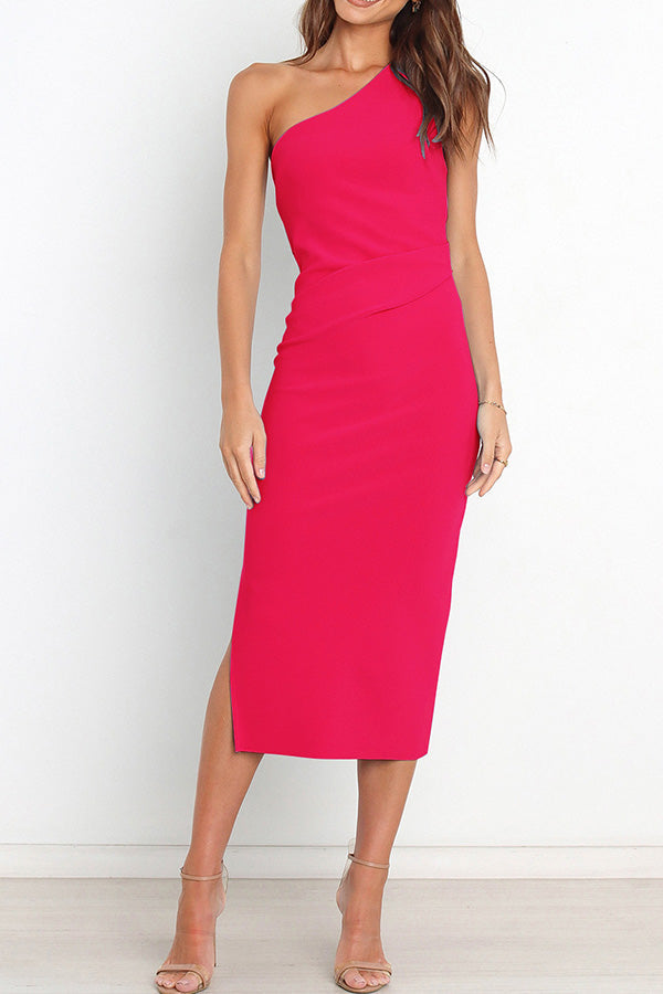 Vestido plisado de un solo hombro