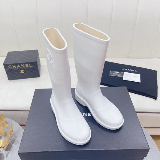 Chanel 26 Vintage Rain Boots White Sheepskin 476068