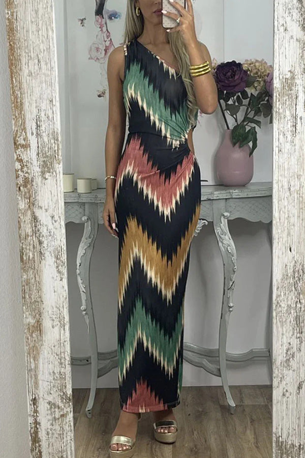 Vestido ajustado con estampado floreciente y hombros inclinados irregulares 