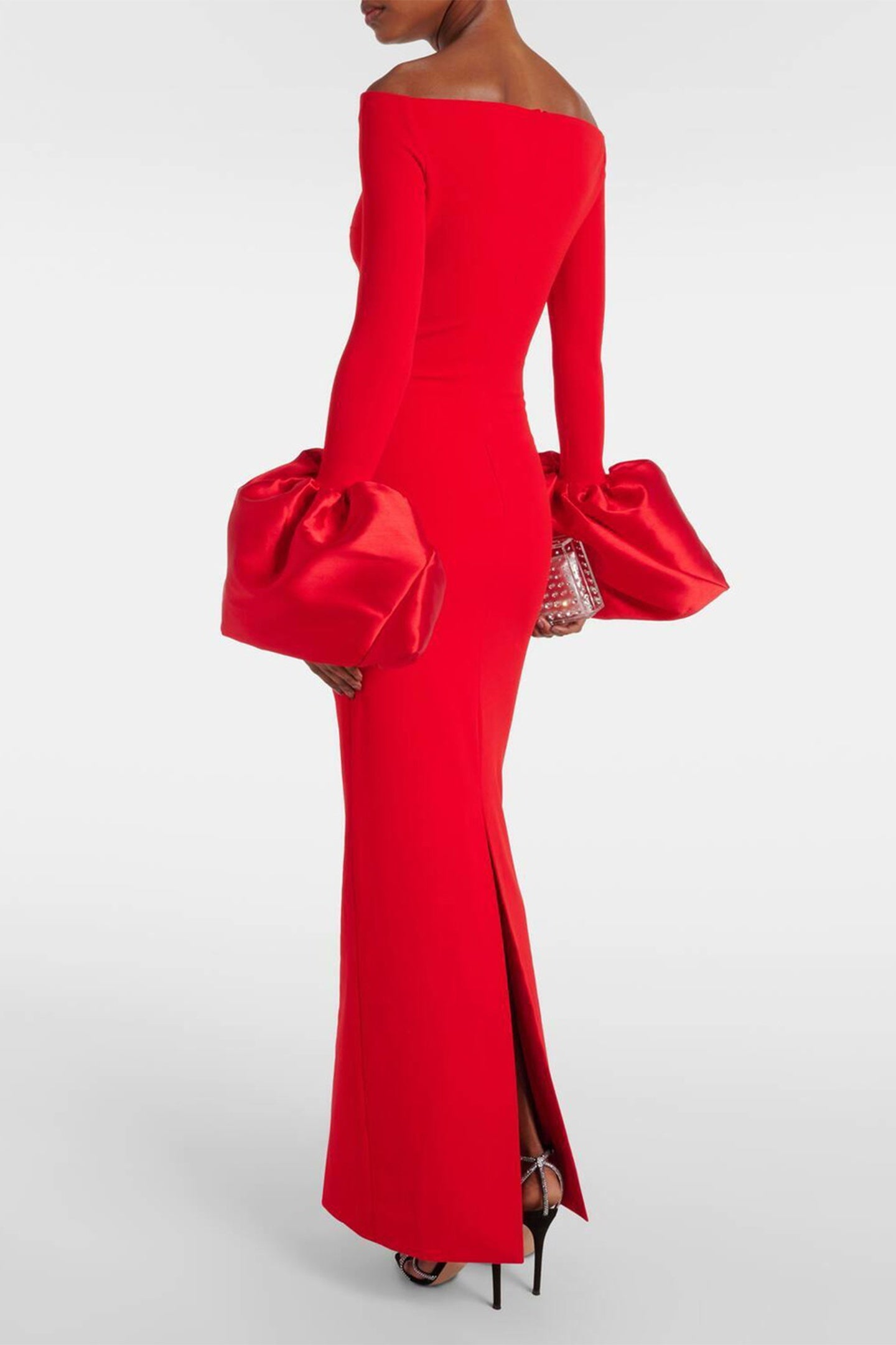 Vestido largo Virginia con hombros descubiertos y puños extragrandes 