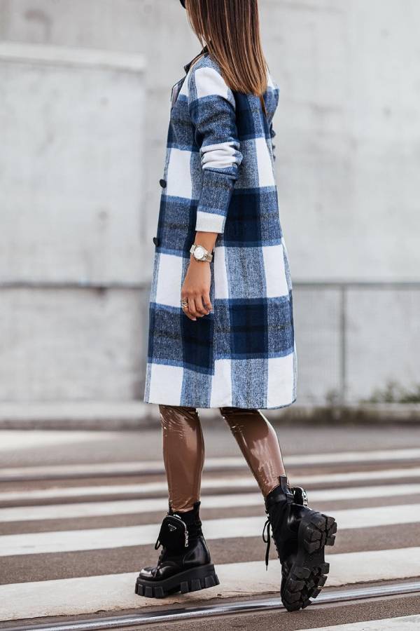 Abrigo de lana con estampado a cuadros y doble botonadura de longitud media para mujer