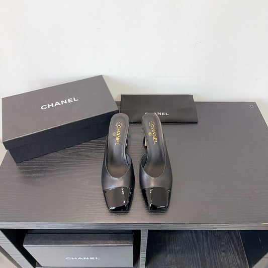 CC 26s Half-Slip Black Patent Leather 596642