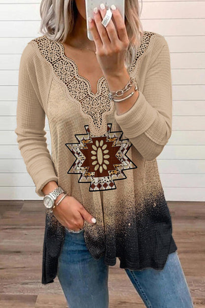 Camiseta elástica con ribete de encaje y estampado étnico hippie de pasado mexicano