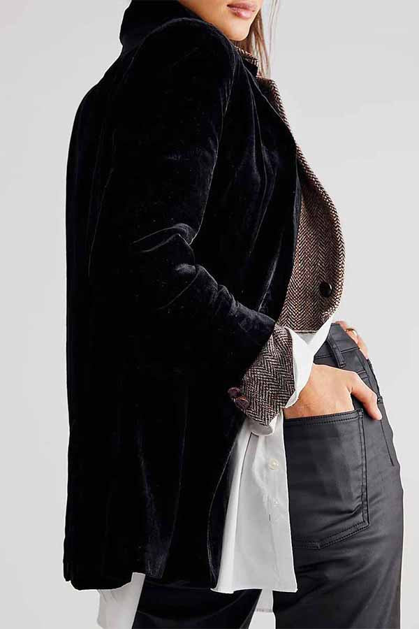 Elegante prenda exterior de cuello vuelto con parches sólidos