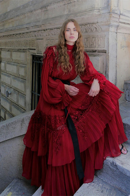 Vestido largo de gasa con capas de encaje Sylvia 