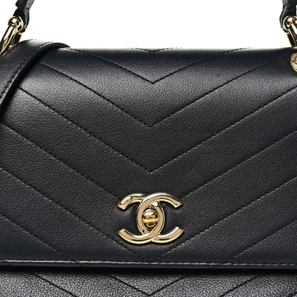 Grained Calfskin Chevron Stitched Small Chic Top Handle Flap Black