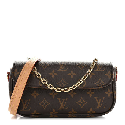 Monogram Ivy Wallet On Chain