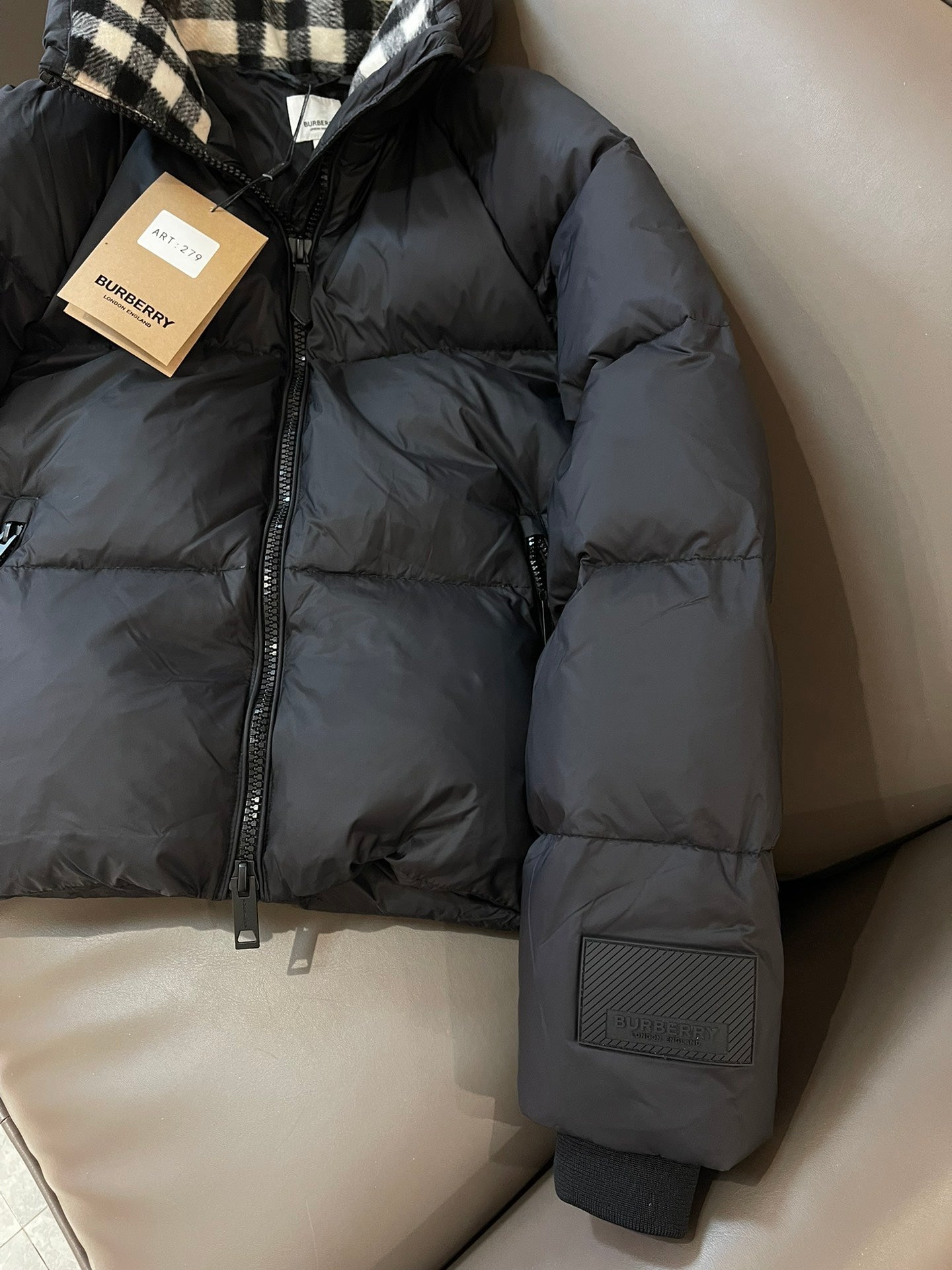 Burberry 25 Short Jacket Black Down Nylon