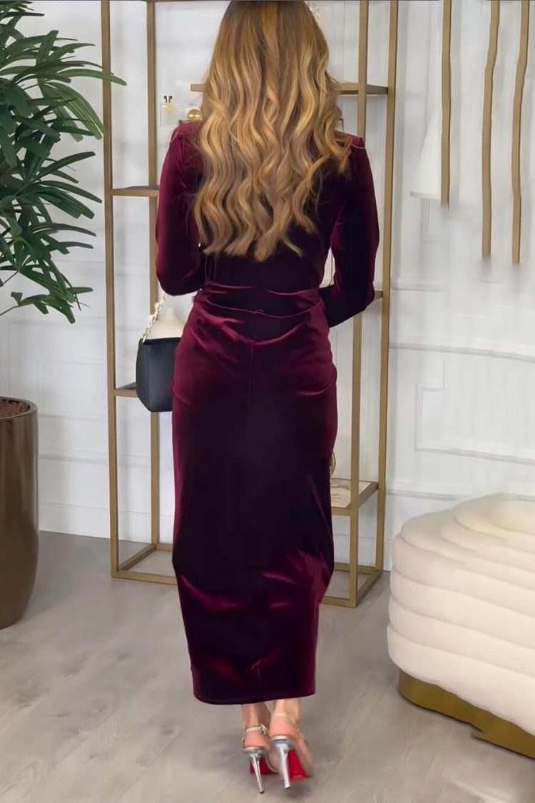 Vestido largo de fiesta clásico elegante con pliegues y abertura en V profundo