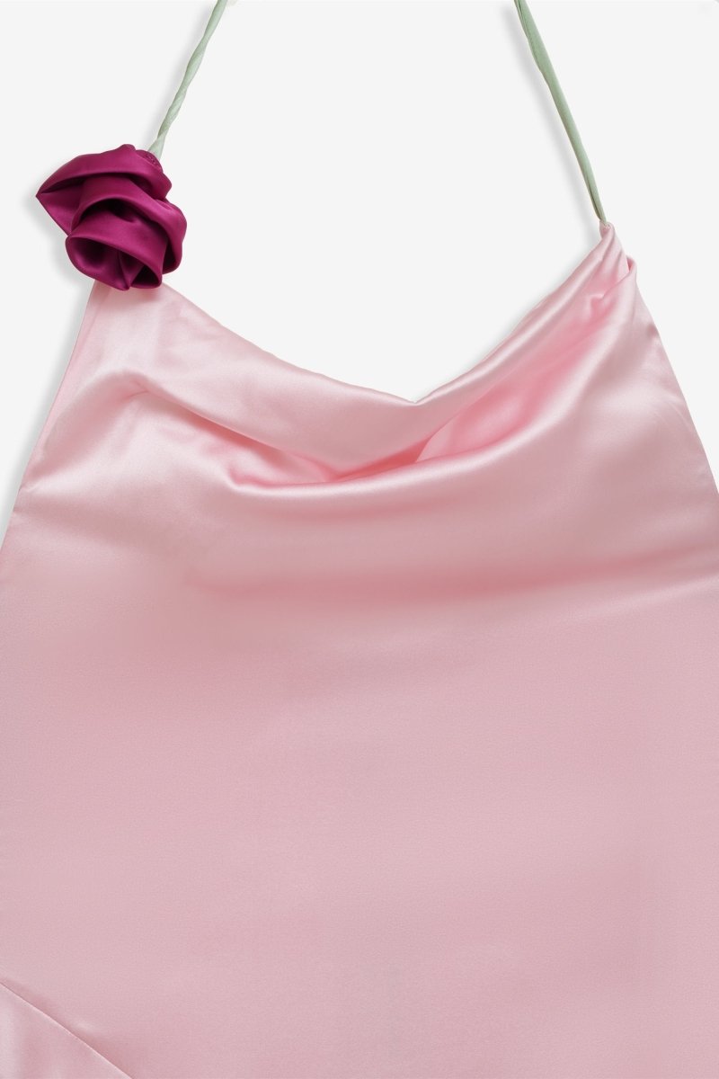 Vestido largo con rosetas y cuello halter de Edwina 