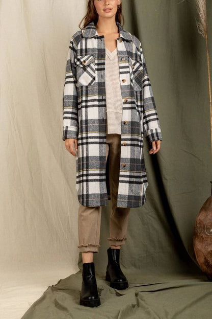 Abrigo con hombros caídos y estampado de cuadros