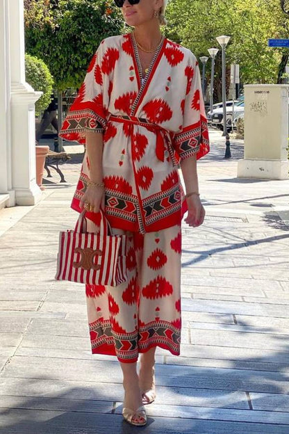 Conjunto de kimono con cinturón y pantalones cortos con bolsillo y cintura elástica con estampado étnico rojo