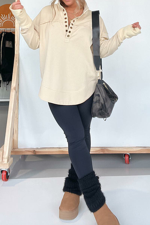 SUDADERA PULLOVER CON MEDIO CUELLO Y PUÑOS PARA EL PULGAR