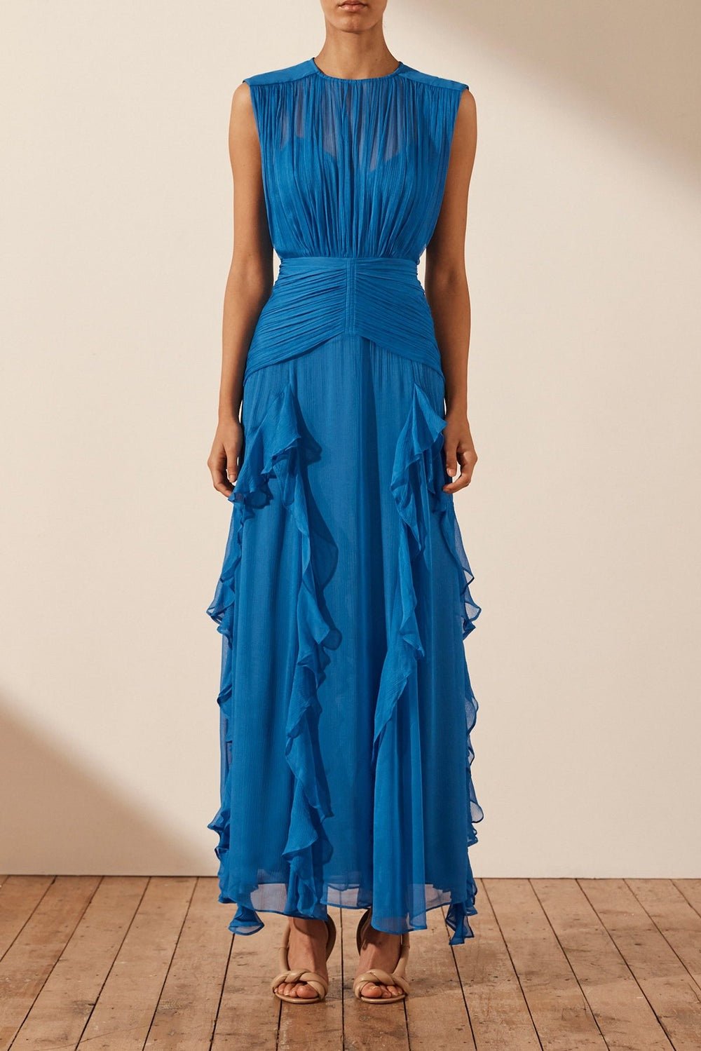 Vestido largo plisado con cuello redondo y volantes Eileen 