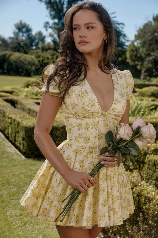 Vestido mini con cuello en V y estampado floral Emily 