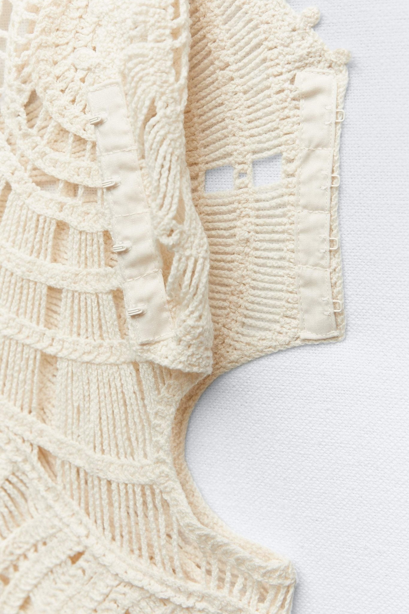 Vestido largo de crochet con recortes Ethel 