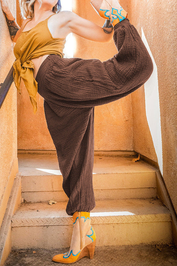Pantalones anchos y sueltos con leggings y pantalones deportivos