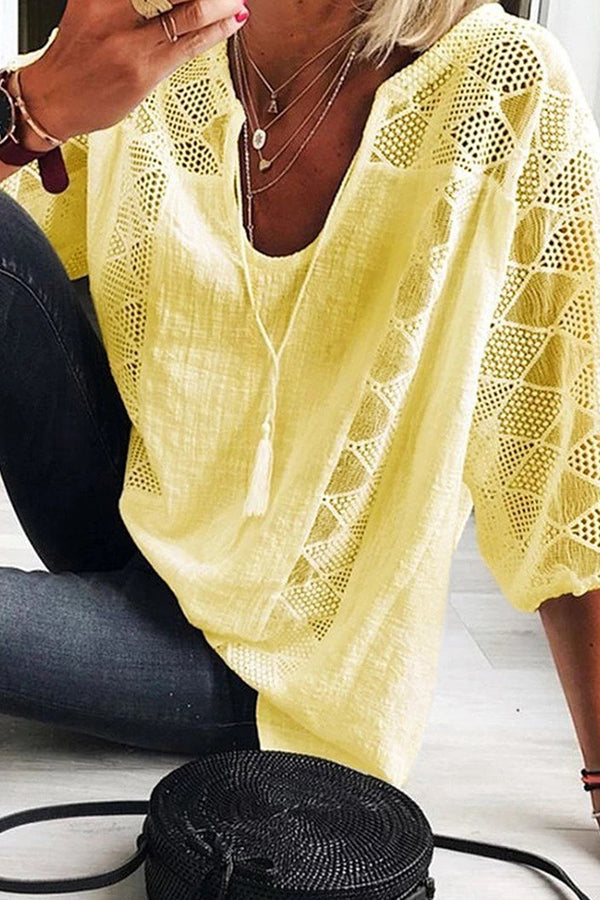 Blusa de mezcla de lino y algodón con borlas y diseño calado de patchwork