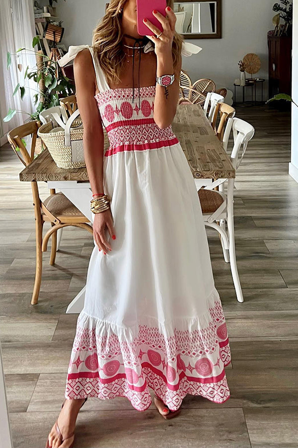 Vestido largo con hombros fruncidos y estampado étnico de Malibu Villa