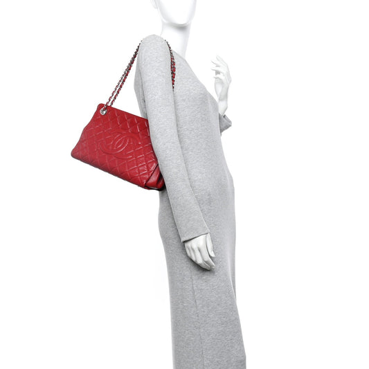 Caviar Quilted Timeless CC Shopping Tote Red