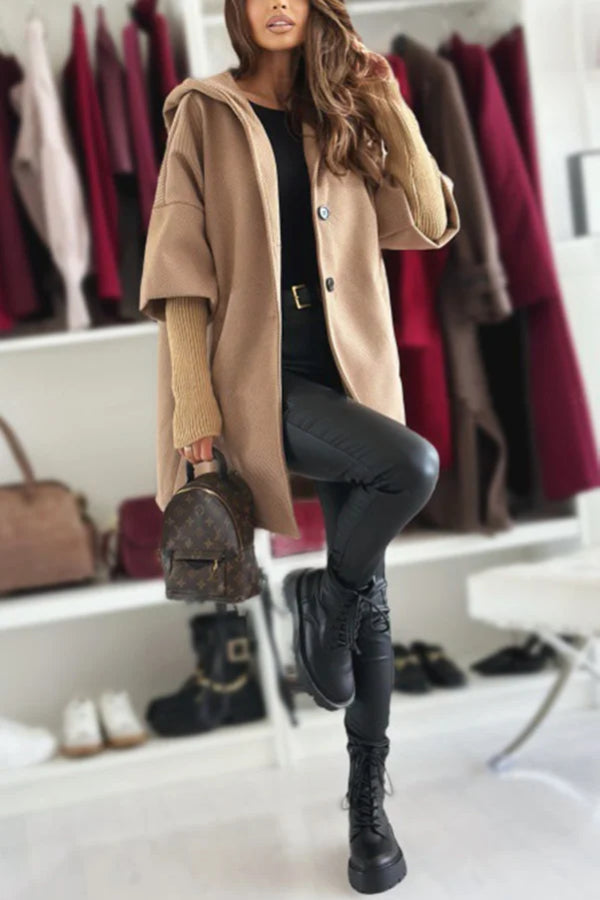 Chaqueta de manga larga con capucha y bolsillo suelto de color liso