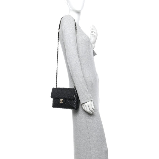 Lambskin Quilted CC Pocket Clutch With Chain Black