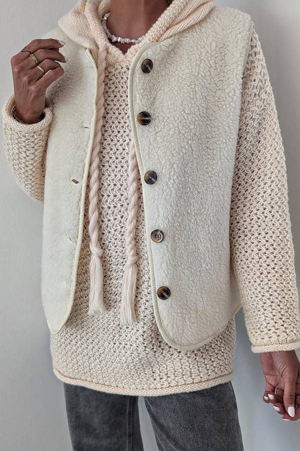 Chaleco con botones de moda