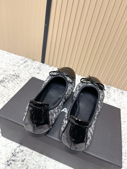 Chanel 26SS Ballet Flats Shoes Black in Lambskin with Fabric 591397