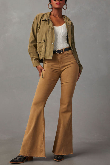 OTOÑO DENIM DE TIRO ALTO Y PANTALÓN ACAMPANADO