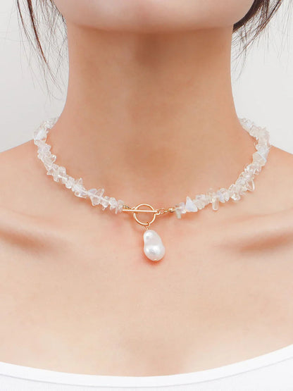 Collar llamativo de coral y perlas 