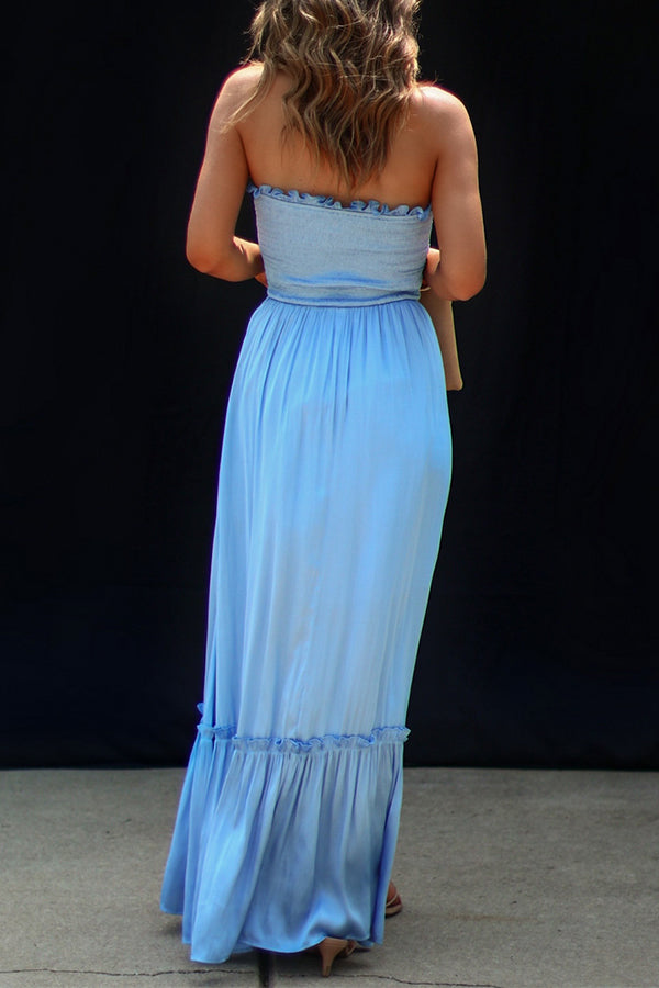 Vestido largo escalonado con fruncido de Sameera 