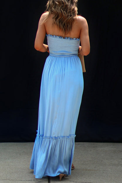 Vestido largo escalonado con fruncido de Sameera 