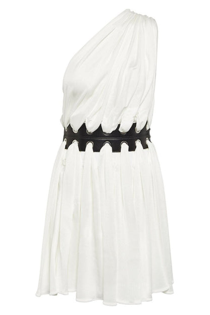 Vestido mini de un solo hombro con cinturón Gemma 