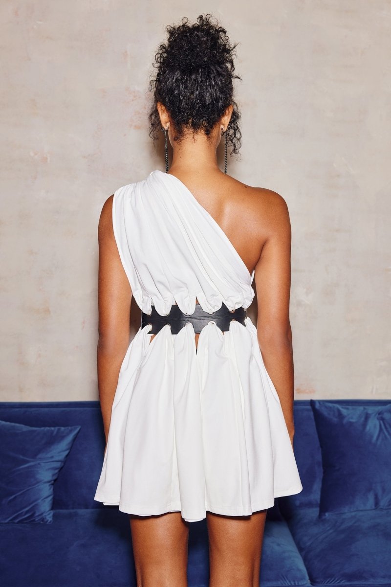 Vestido mini de un solo hombro con cinturón Gemma 
