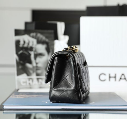 C hanel Classic Flap mini handbag