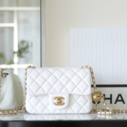 C hanel 22C CF metal ball bag (White)