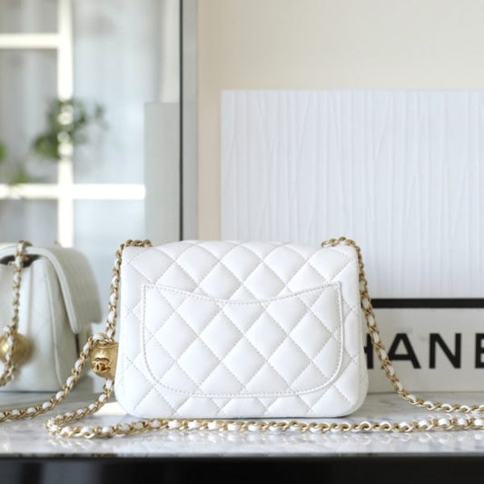 C hanel 22C CF metal ball bag (White)