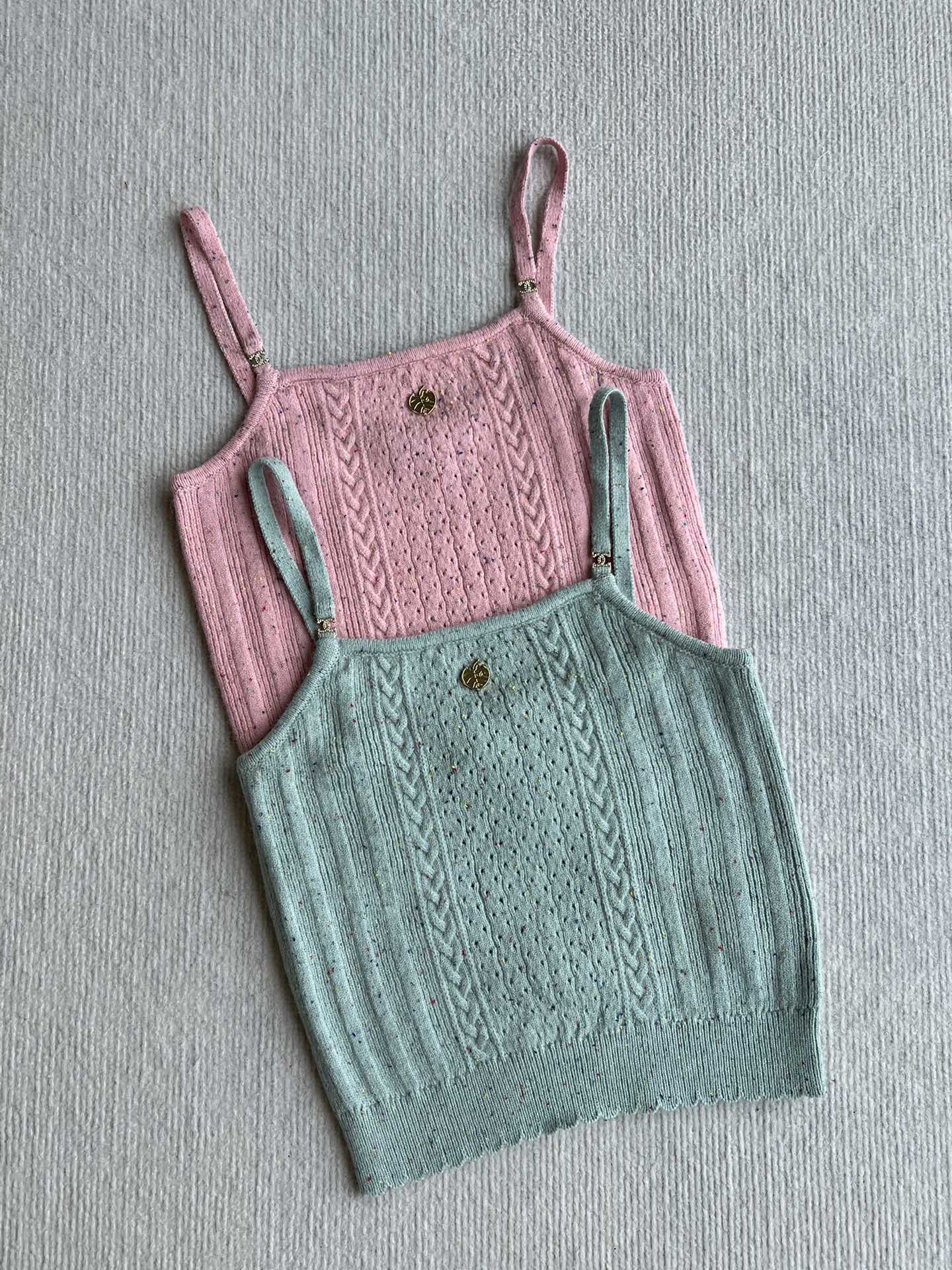 CC 25A Tank Top Pink Wool Gold Leaf