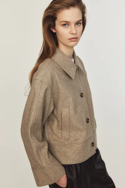 Chaqueta de fieltro de lana con cuello de solapa 