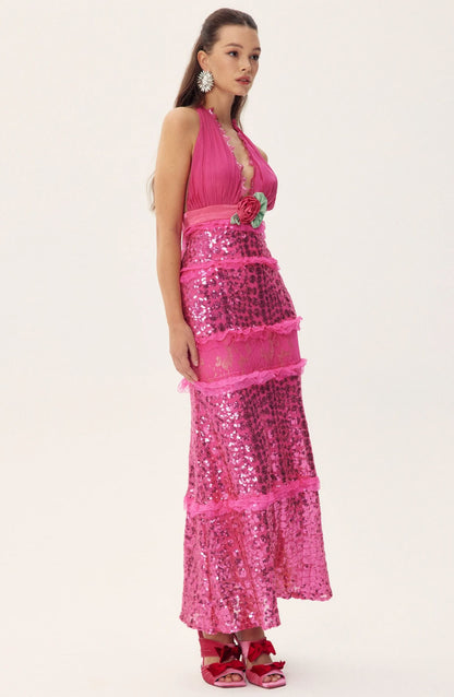 Vestido largo con lentejuelas y cuello halter de Sara 